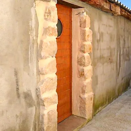 Maison De Village